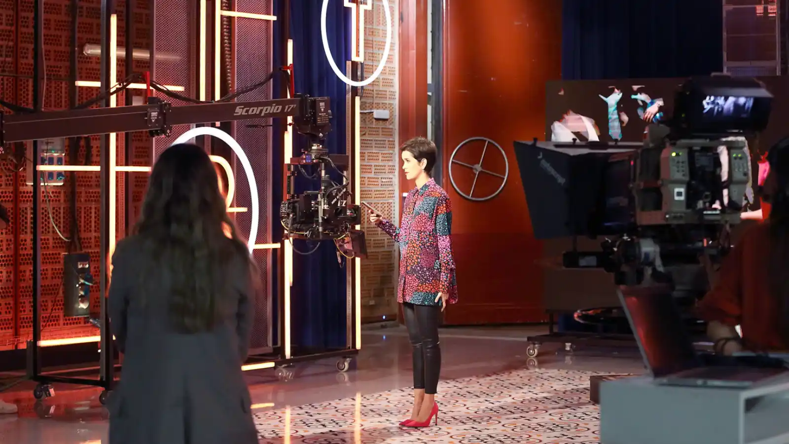 Paula en plato Culturas 2